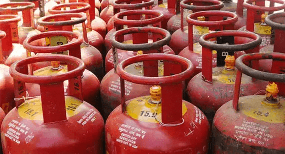 LPG price would rise by Rs.100 to 150 annually.